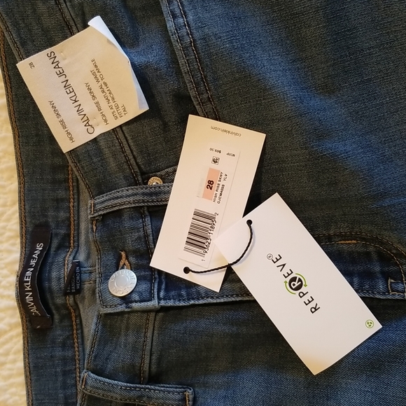 NWT size 28 Calvin Klein Jean's high rise skinng - Picture 2 of 4